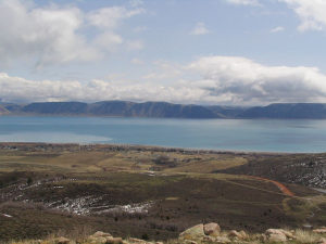 Bear Lake is near the Utah and Idaho border